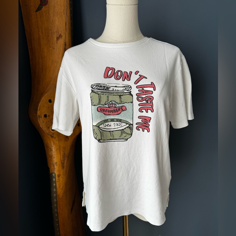 Olive Des Olive Graphic Tee. Size M